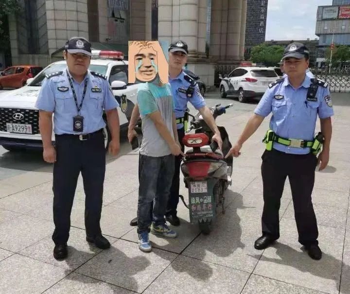 DƬ